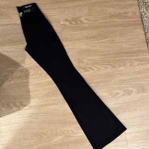 Aritzia TNA hi-rise long kick flare leggings. Can be worn to workout or causual
